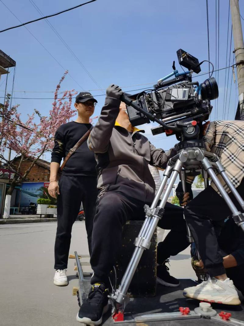 临翔区广告片拍摄：快消品牌爆款之选，网感内容适配社媒传播！